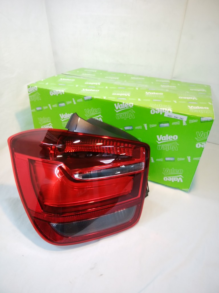 BMW 1シリーズ F20 純正 左 テールランプ 7241543 2018年 2025年