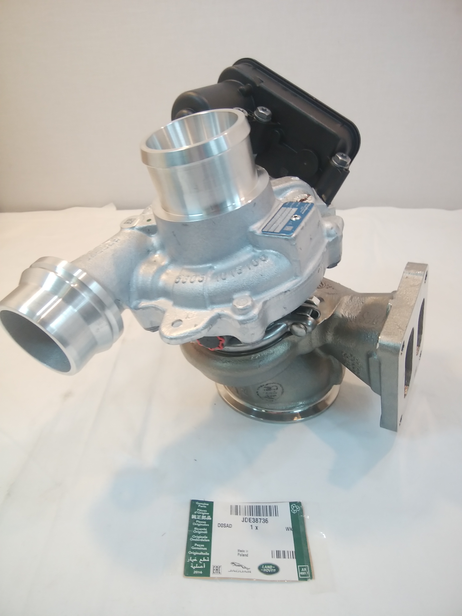 ジャガー XE ターボチャージャー（250PS) JDE38736