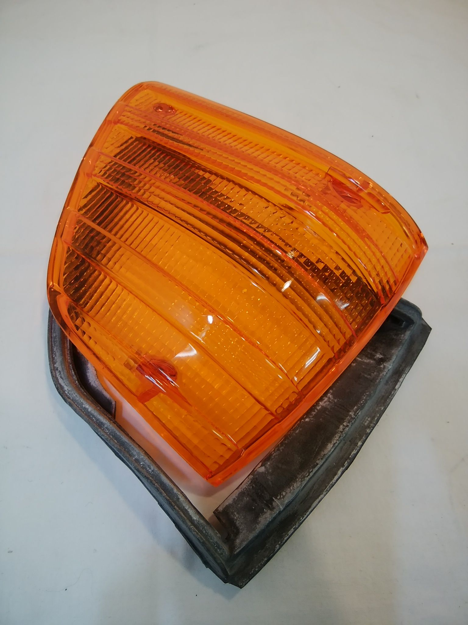 ベンツ R107 パーツ 通販 フロントフラッシャーレンズ 右 0008200166 