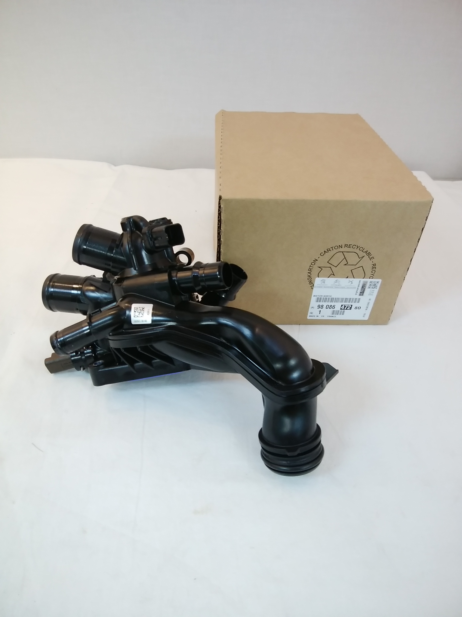 ベンツ純正部品　新品　送料込　サーモハウジング　w204、207,212,172 0127602_20180324201849_029_P_P