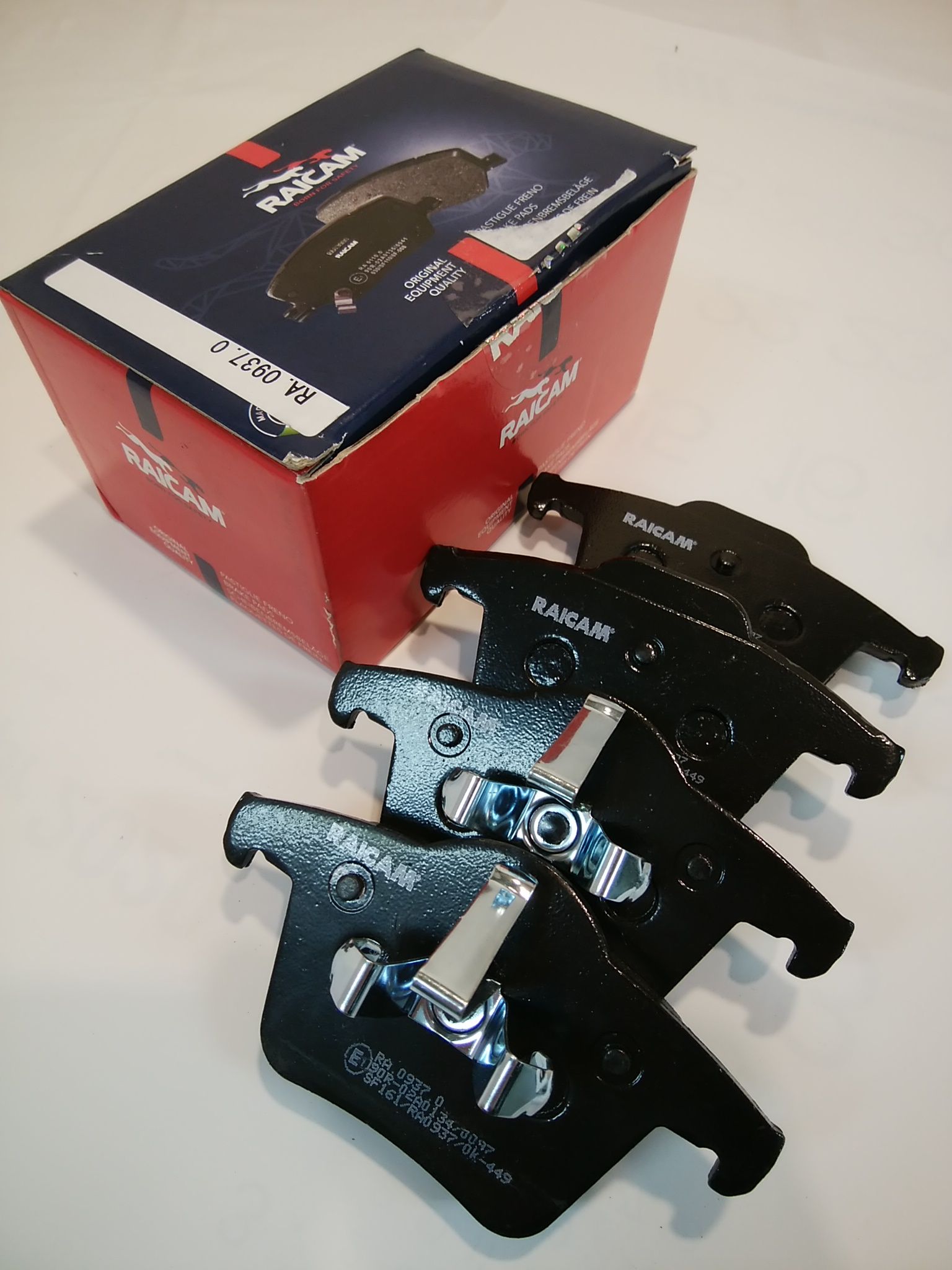 ディスク 低ダスト RAICAM フロントブレーキパッド VOLVO 4B4204