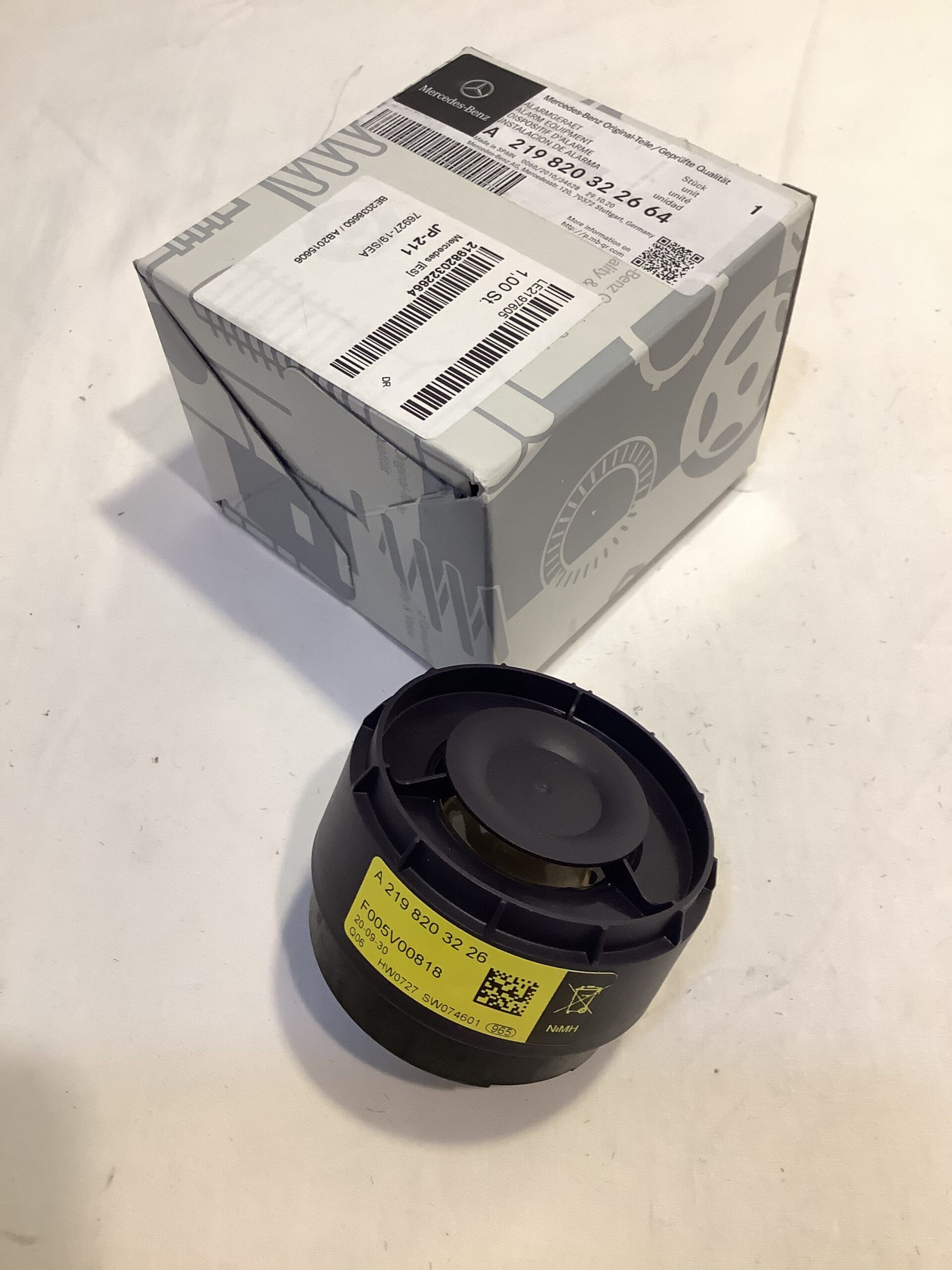 Mercedes-Benz セキュリティA219820322664 新品　未使用 ベンツパーツ 通販 CLS350 W219 セキュリティブザー