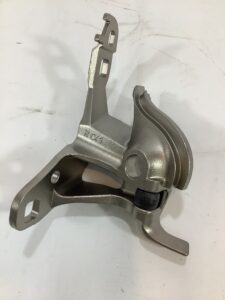 BMWミニ R57 ソフトトップベースプレート 右 54347267736