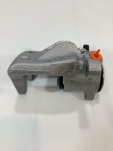 ランドローバー イヴォーク(LV2A) リアキャリパー 左 LR027128